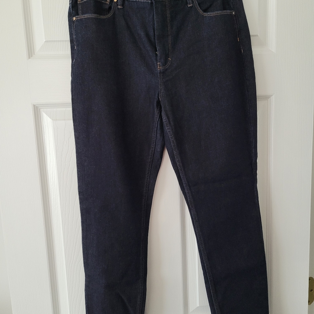 White House Black Market The Skinny Ankle Jean Size 8